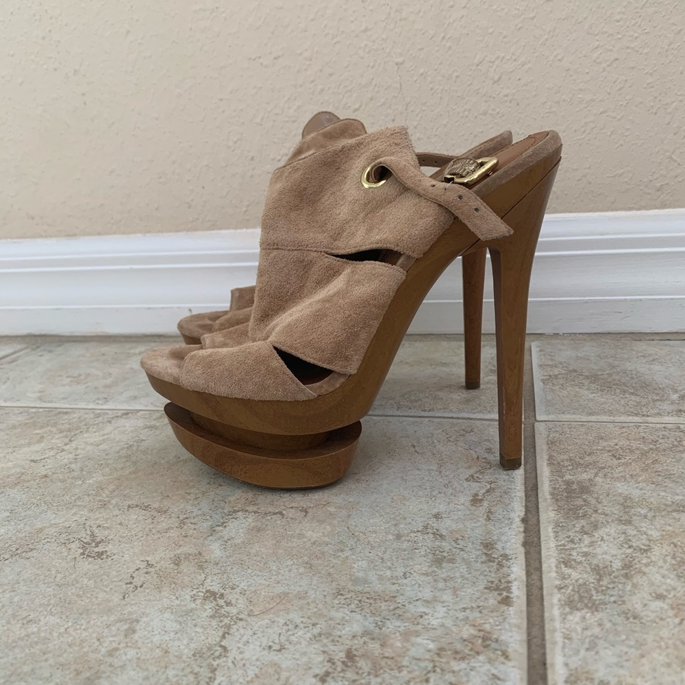Jessica Simpson heels